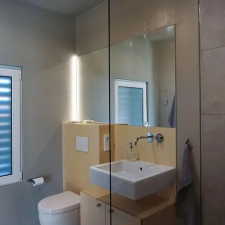 Ideal Fuer Familie Mit Kindern Oder 2 Paare- Gaeste Mit 4 Pfoten Sind Ebenfalls H By Interhome בית נופש נינדורף